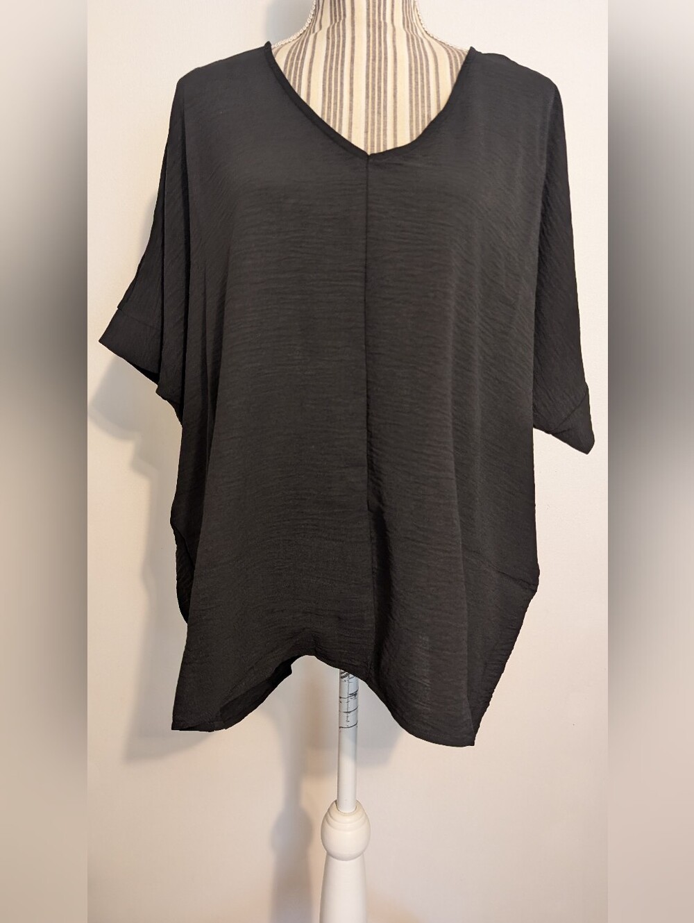 Zenana Black V-Neck Boxy Tunic Women's Large New In Plastic